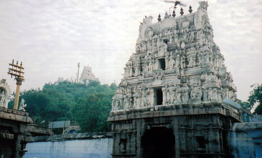 Tiruneermalai Gopuram